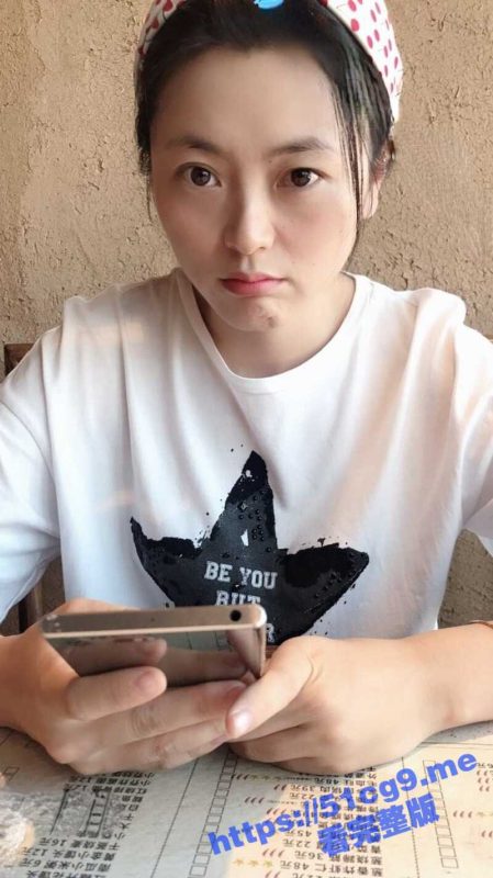 清纯美女 刘嘉莉 绿帽癖男友找单男上演3P 极品身材穿上情趣内衣与网袜真的好性感-51吃瓜网