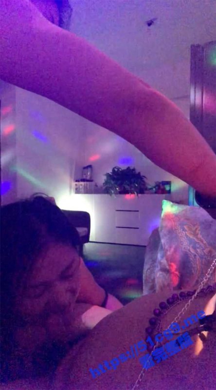 佛山极品爆乳少妇 娟子姐姐 双凤戏龙 前嘴舔逼后棒口交菊交 一份钱双份享受！-51吃瓜网