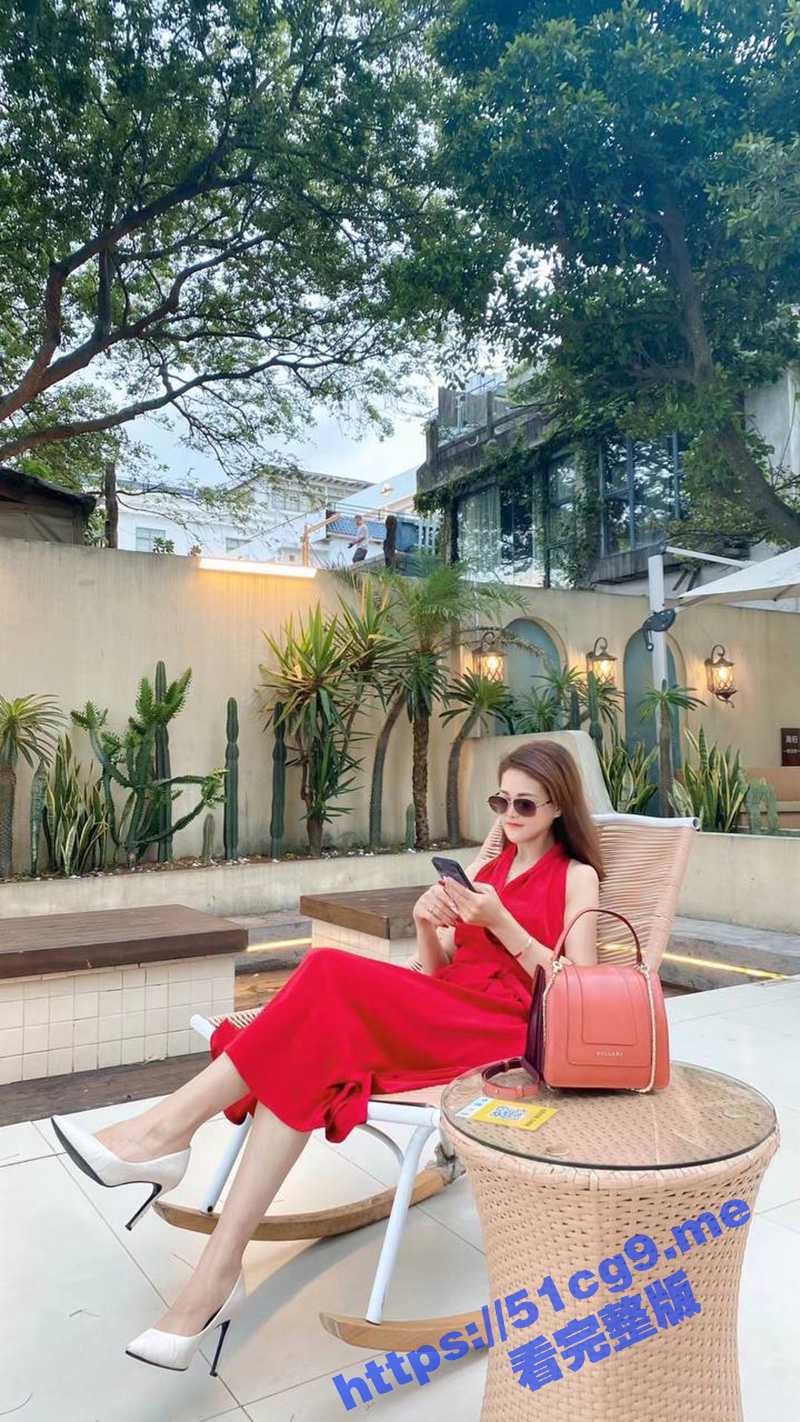 金逼镶钻 一炮八万?开保时捷的骚货小母狗 被金主大哥把逼价抬到这么高了? - 51吃瓜网-51吃瓜网