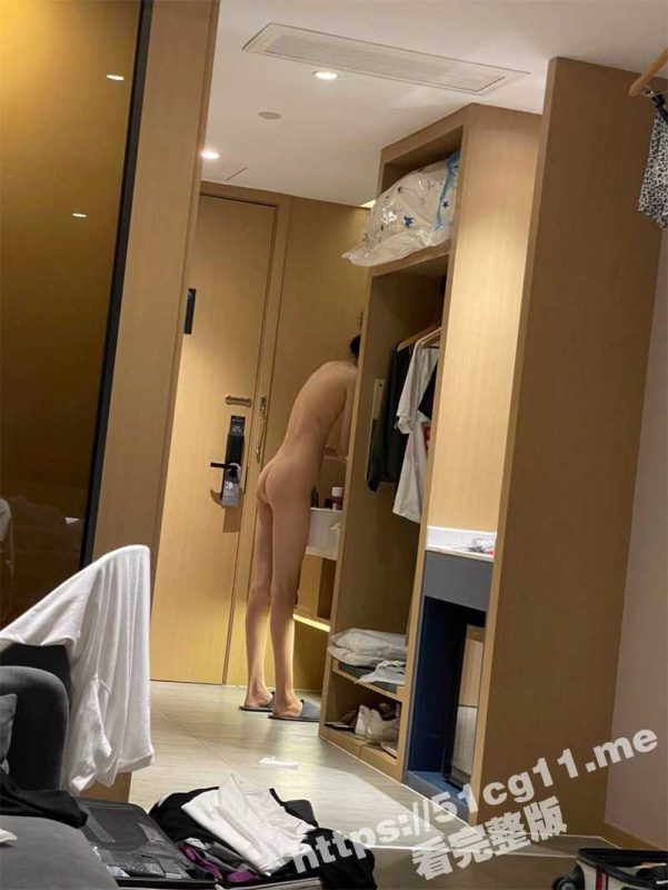 我的大长腿母狗 除了胸小哪都好 外表冷漠内心火热 属于比较闷骚的类型 这大长腿是真不错！-51吃瓜网