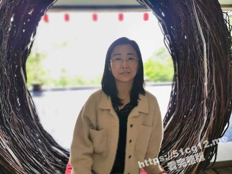 狂操发情母狗！绿帽老公不能满足淫荡骚妻 找2名猛男一起4P调教她！-51吃瓜网