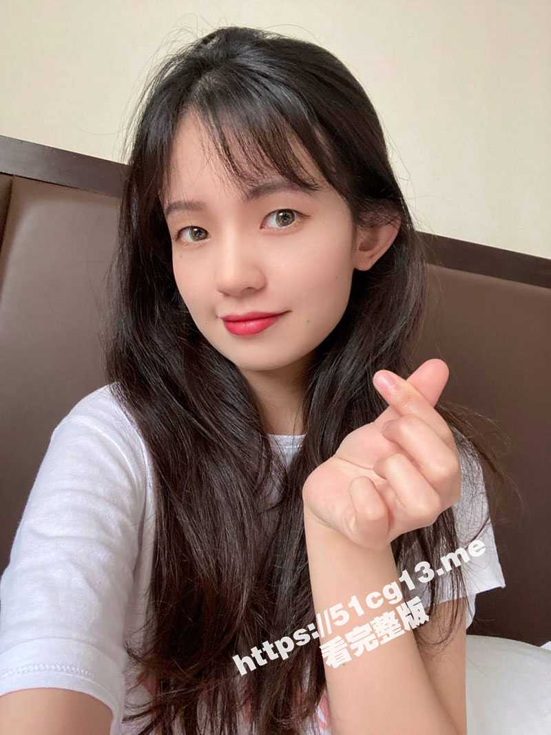 湖南某小学语文老师深夜寂寞了只好穿着情趣黑丝发骚自慰 高潮时淫荡的样子真是骚到骨子里了 快赐给她一个男人吧！ - 51吃瓜网-51吃瓜网