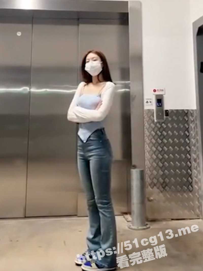 完美身材的御姐 酒店约炮 炮友 穿着渔网袜 被后入蜜桃臀 小姐姐说老公肾不行 知道我约炮 - 51吃瓜网-51吃瓜网