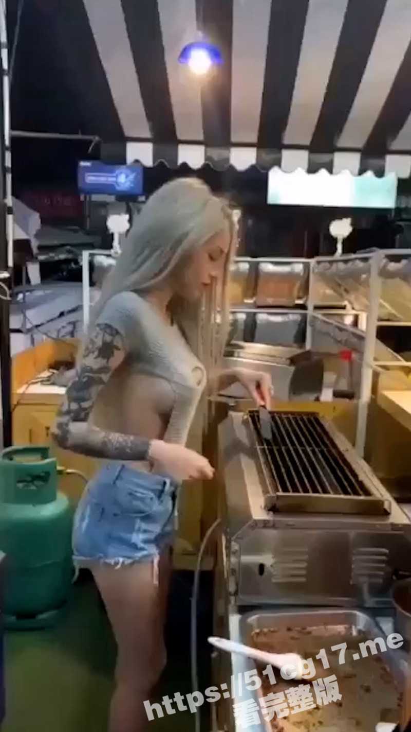 泰国烧烤店爆乳老板娘 下海兼职直播大尺度玩拉拉 因纹身太明显被粉丝认出 - 51吃瓜网-51吃瓜网