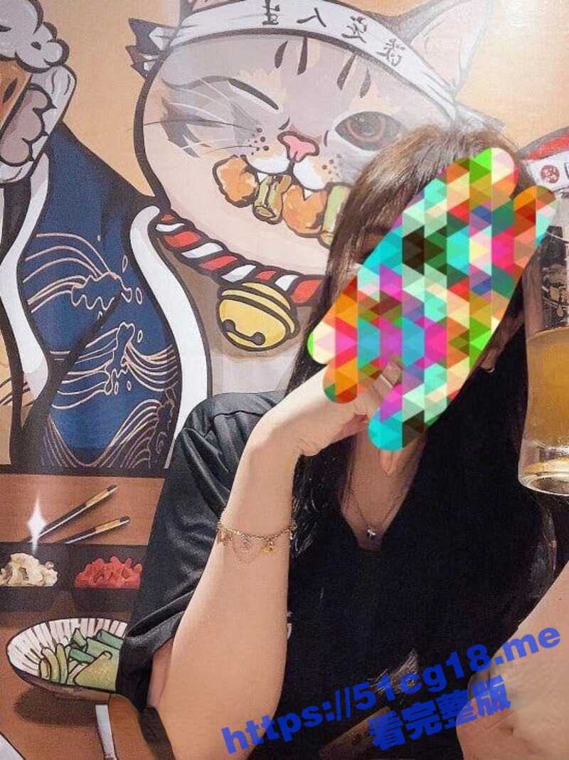 姐弟乱伦 高颜值已婚巨乳姐姐 贴心的为弟弟乳交 终于是没忍住无套插入到姐姐的嫩穴里内射 - 51吃瓜网-51吃瓜网