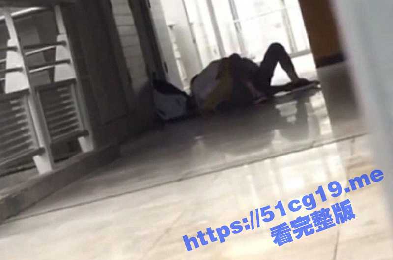 孙俪怡 魏雨博 你们俩火了！大连师范高中生 在教学楼操逼的视频被曝光了！请改过自新哦！-51吃瓜网