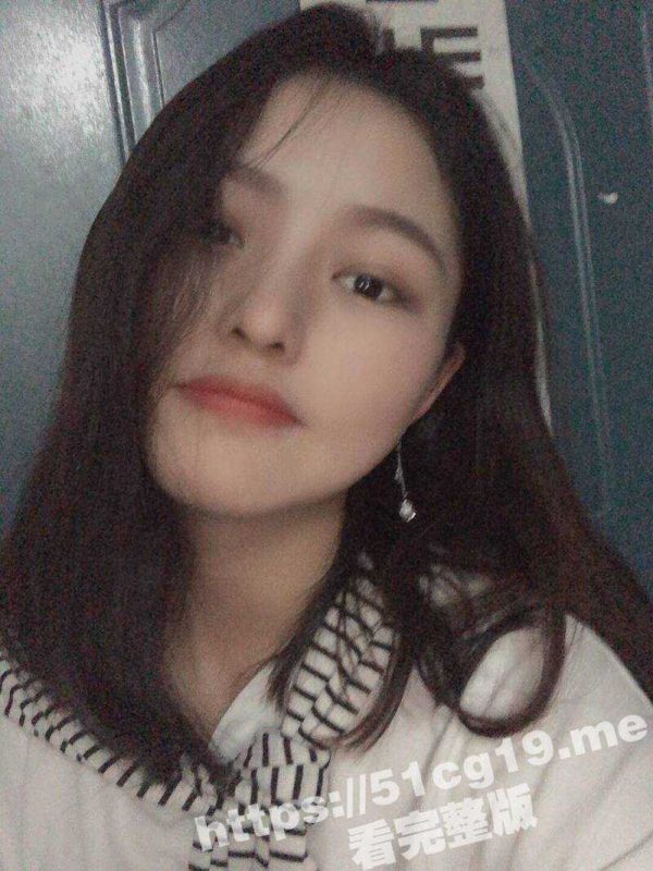 营口理工学院学妹 何晴菀 清纯嫩妹浴室裸体掰穴揉胸诱惑男友 卖力口交自拍视频流出-51吃瓜网