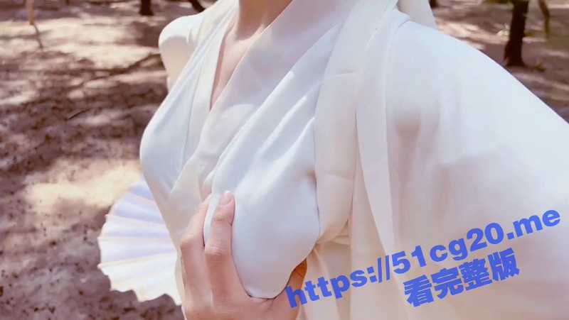 极品清纯汉服小姐姐户外拍摄写真 被摄影师pua拿下 好逼都让狗操了！-51吃瓜网