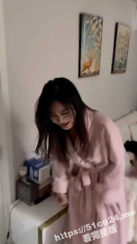 高颜值坐台女 在家中卖淫时被老公当场抓现行 老公一怒之下将视频全网曝光-51吃瓜网