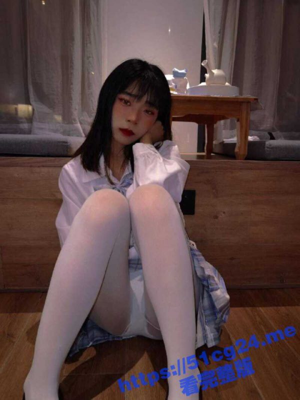 长沙在校大学生 二次元小萝莉 拍摄私房写真照时 被摄影师勾搭成功上垒 被无套中出-51吃瓜网