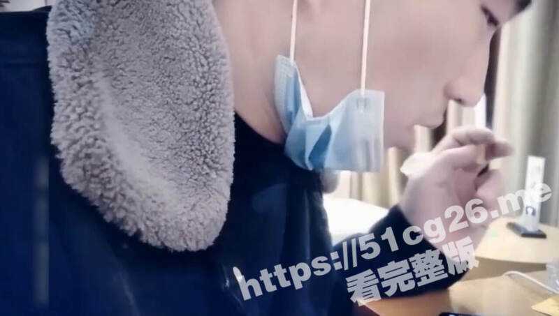 探花翻车系列 最新直播被鸡头找上门 打断手被带走实录 直播有风险 探花需谨慎-51吃瓜网