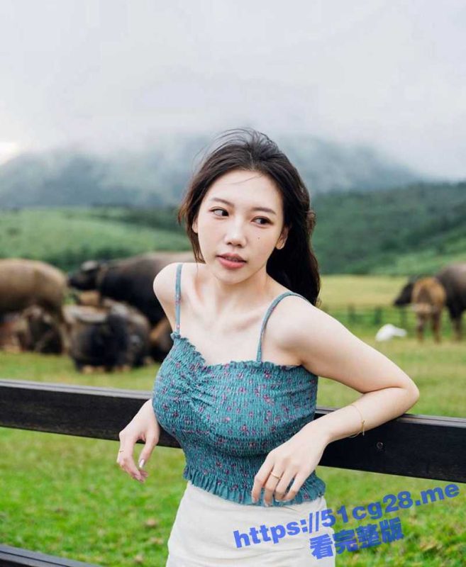 台湾巨乳模特 私底下自拍不雅视频流出 被男友无套后入爆操内射无毛小粉穴-51吃瓜网