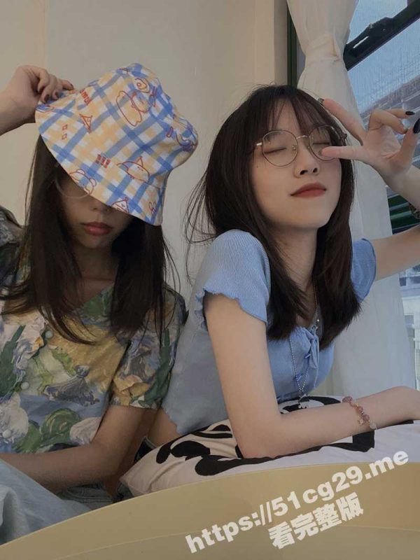 成都在校大学生 谢洵 被炮友曝光 爱好多人运动喜欢露出 高颜值反差妹子最爱肛交群交-51吃瓜网