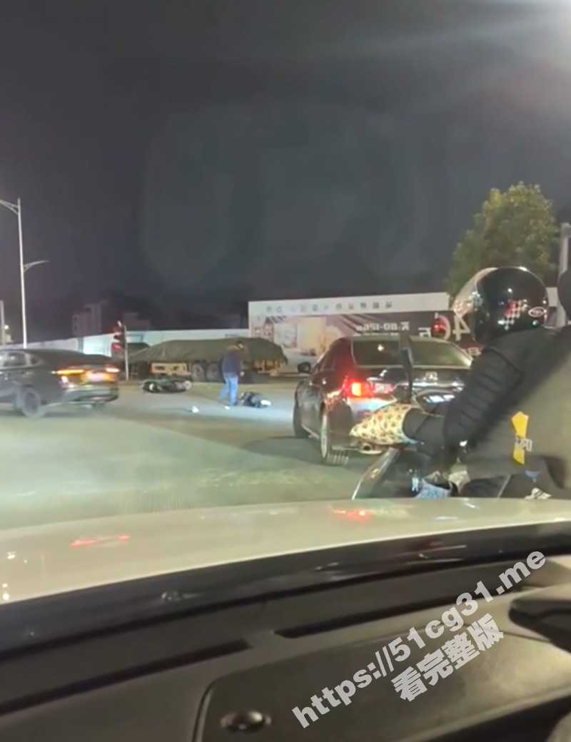 广东茂名当街杀人 据传被打的人已经当街死亡 行凶者竟是前夫哥！ - 51吃瓜网-51吃瓜网