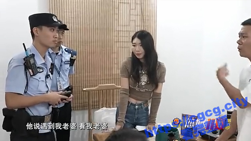 走在路上对别人妻子一见钟情？甚至愿意花费重金让夫妻离婚 奇葩三人凑一堆 警察也懵圈！-51吃瓜网