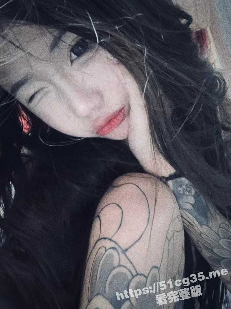 极品巨乳纹身网红美女 金主爸爸定制自拍揉奶扣逼视频流出 还搬开骚穴拍摄太骚了 - 51吃瓜网-51吃瓜网