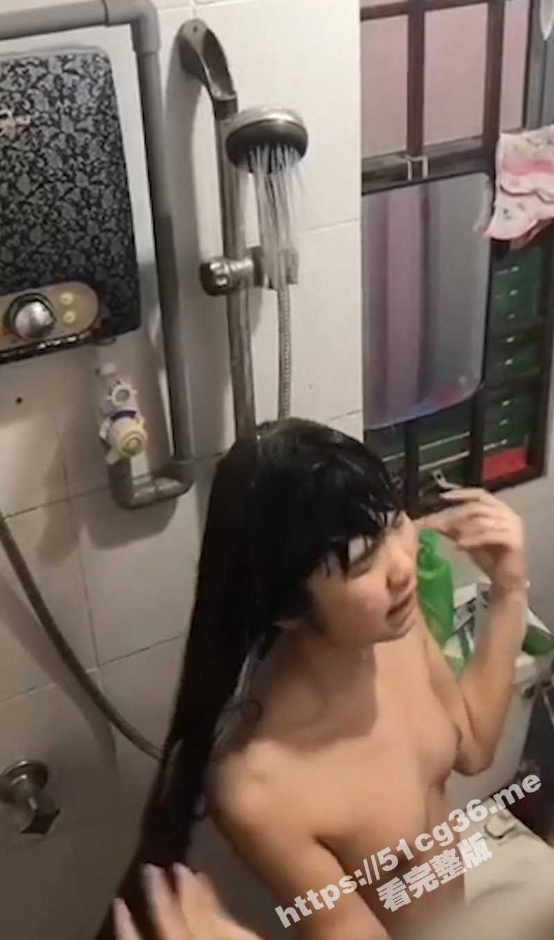偷拍邻家高中小妹妹洗澡被发现 妹妹一脸好奇惊愕的表情 大声尖叫并质问“你是干什么的” - 51吃瓜网-51吃瓜网