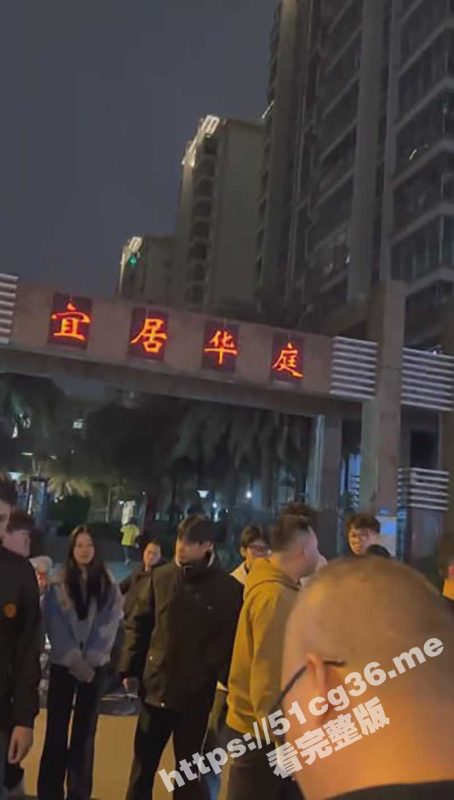 人贩子被抓现场  广东汕头澄海 宜居华庭小区门口 偷小孩 被群众当场捉住暴揍-51吃瓜网