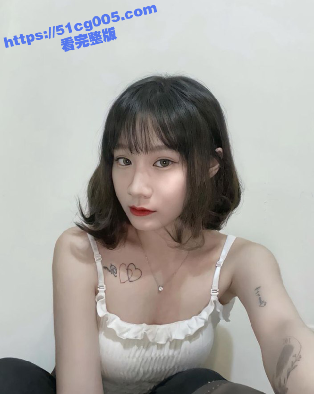 台湾高雄超可爱夜店小妹 吴霜 和男友私密视频流出 被按在镜子前疯狂后入-51吃瓜网