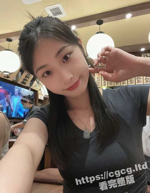 广东财经大学23岁的大三校花 性爱视频流出 吃鸡相当的专业 跟母狗一样给男友疯狂口交-51吃瓜网