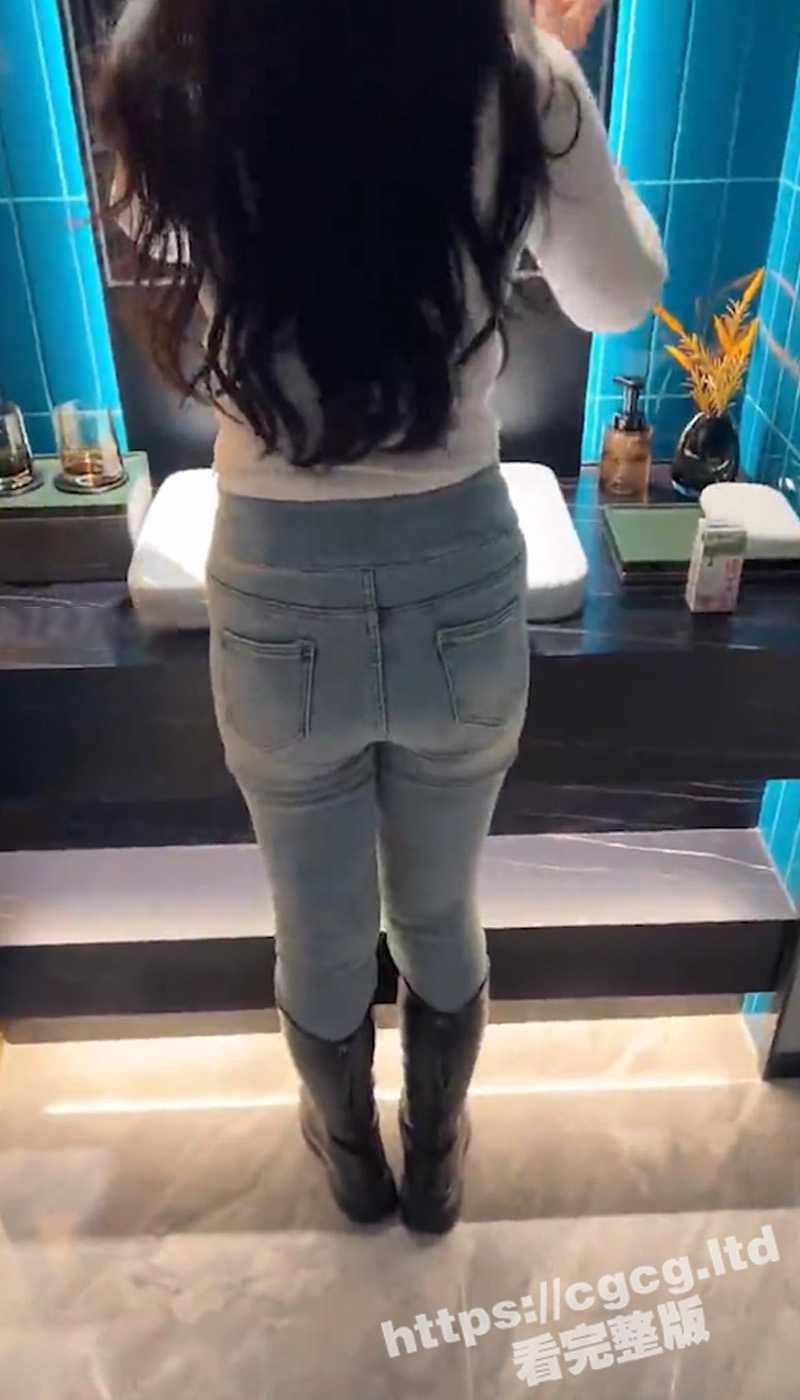 海角大神 会喷水的美女销售亲姐姐 姐姐第一次撒谎偷跑出来和我开房做爱！ - 51吃瓜网-51吃瓜网