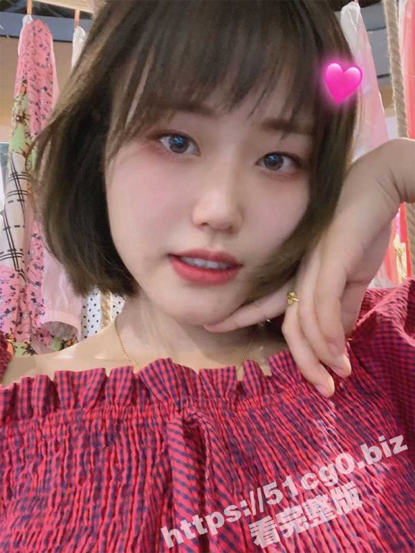 骚货反差婊前女友 月经期间还给自己发骚视频 发现母狗出轨多人 还经常微信跟别人聊骚-51吃瓜网