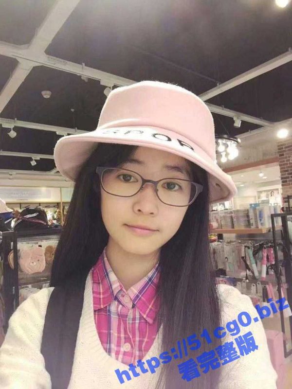 深圳某医院反差婊医生 倪楚红 喜欢吃炮友的大鸡鸡和被颜射 不爱露脸的害羞骚母狗-51吃瓜网