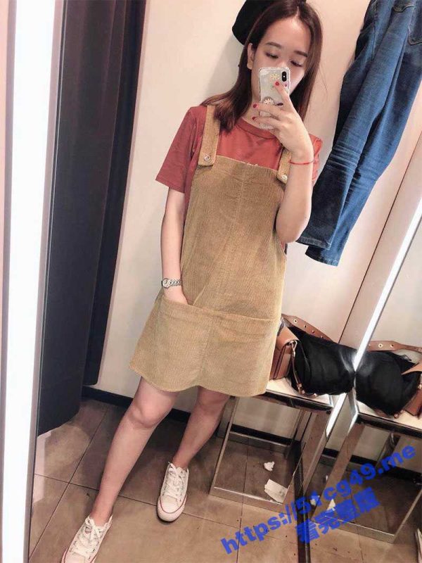 相亲认识了的离异少妇 真的骚到家了 去商场试衣间也要给我拍照  身材一流小穴还很嫩呢-51吃瓜网