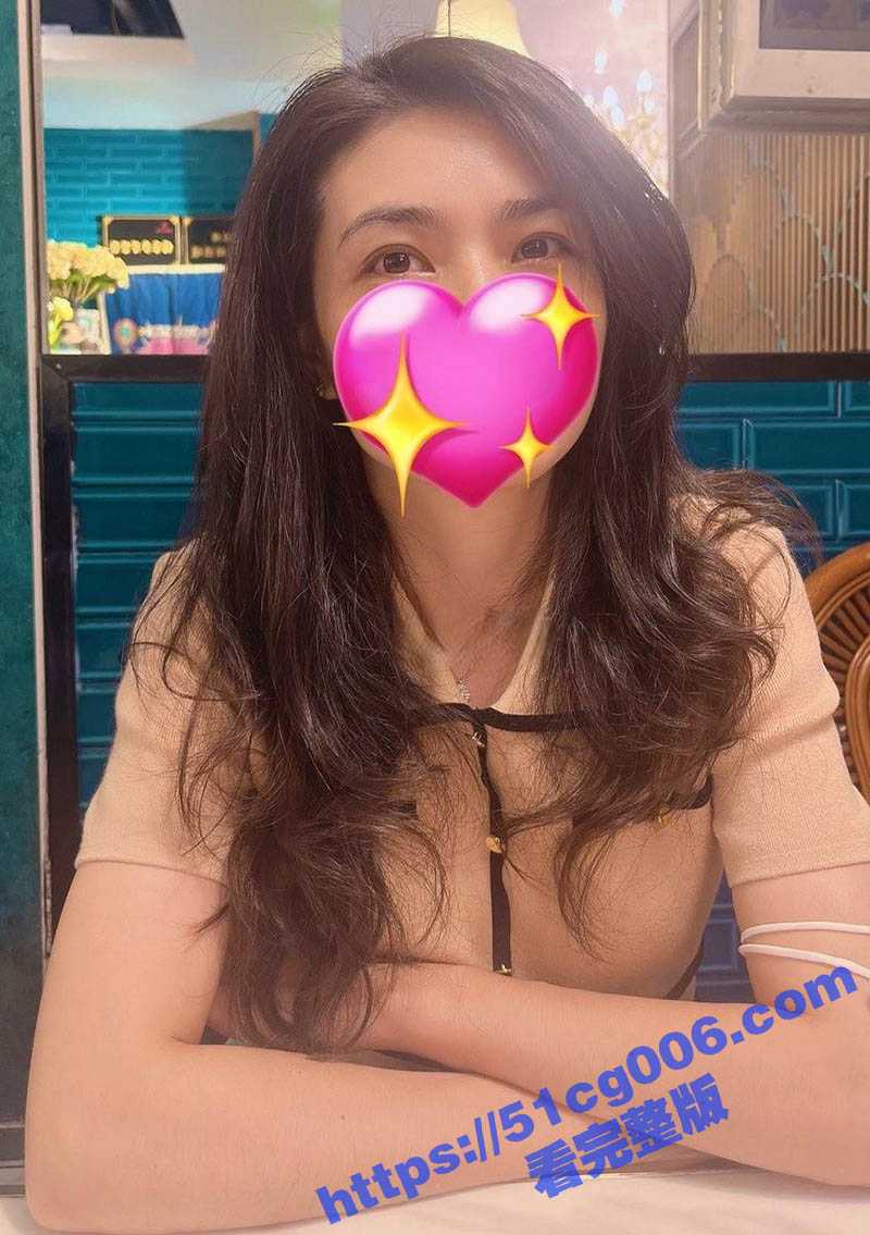 深圳夫妻暴露私拍合集 骚妻身材极品长腿翘臀 哥们真是大方 将骚妻视频发出来给大家欣赏 - 51吃瓜网-51吃瓜网