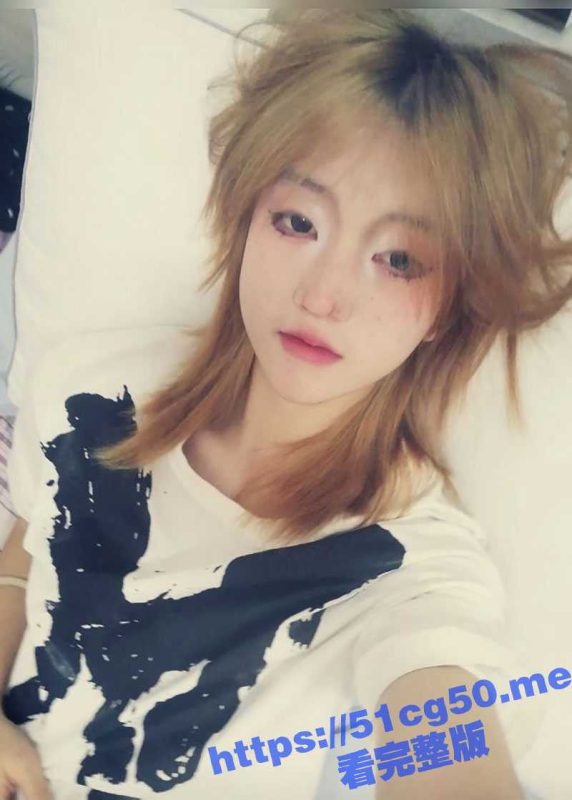 二次元甜美高中生学妹 享受被大屌暴力抽插到爆浆时的快感！-51吃瓜网