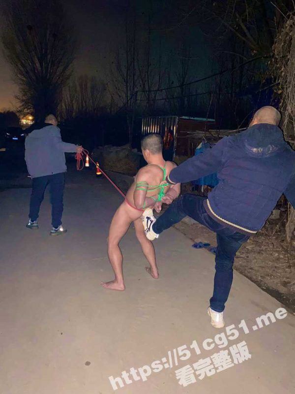京津冀捆绑故事 贱男不喜欢女人就喜欢爸爸捆绑自己 喜欢做爸爸的狗 捆绑露出遛鸟-51吃瓜网