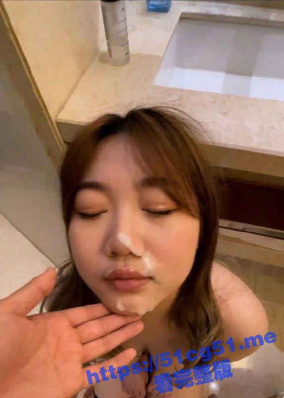 爱吃鸡巴的极品小坦克 穿着情趣内衣被无套爆操 操起来这一对F罩杯巨乳 一抖一抖的！-51吃瓜网