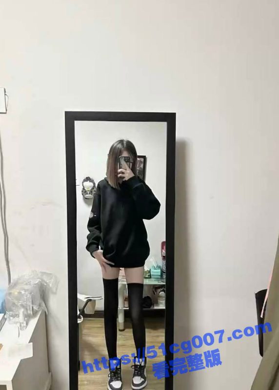 长春淫荡小母狗 在SM字母群里勾引群友 为其发送自慰揉奶子视频-51吃瓜网