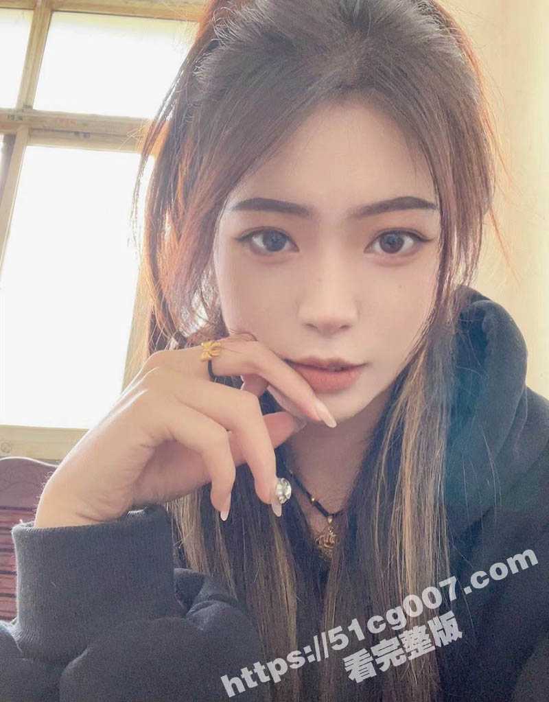 浙江义乌某贸易公司客服王春 22岁母狗劈腿男友和客人约炮 酒店开房被男友发现后曝光 - 51吃瓜网-51吃瓜网