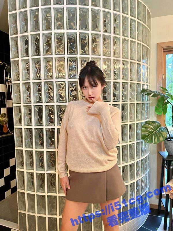 泸州大奶人妻少妇出轨 和炮友户外露出 到处展示自己的大奶 在酒店做爱视频流出-51吃瓜网
