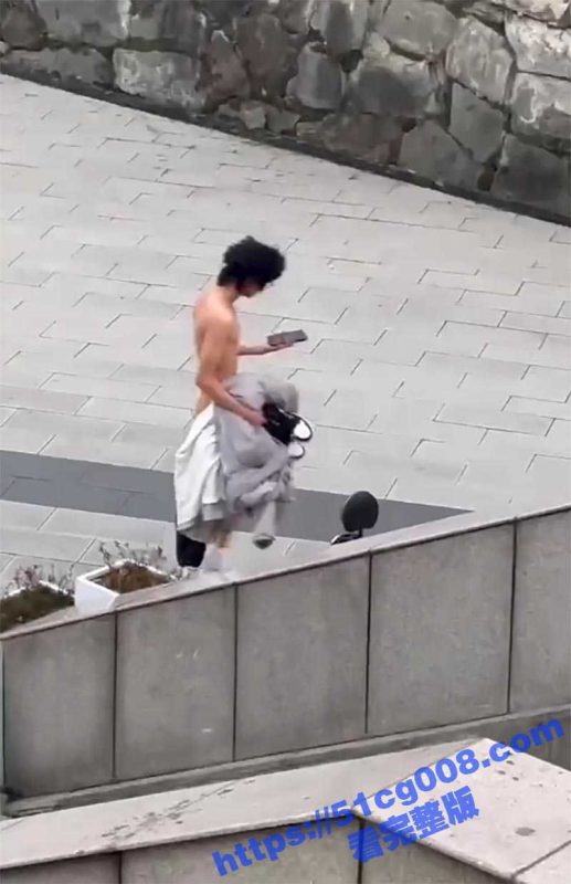 浙江科技大学男子裸体上课 疑似精神不正常 据说是恋爱受挫 被女友出轨带了绿帽子-51吃瓜网