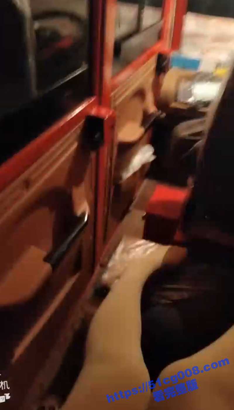 淫荡姐姐勾引三轮车老大爷 绝对真实非剧本 大爷骚起来就没姐姐的事了 直呼我有低保！ - 51吃瓜网-51吃瓜网