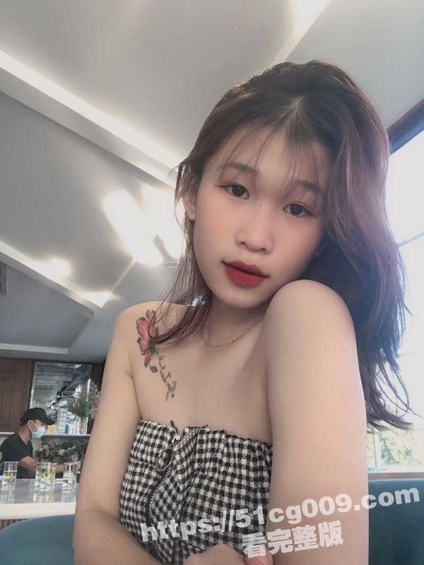 贵州 极品反差婊 黄梓萱 人前清纯乖乖女 人后反差骚母狗 和前男友分手后做爱自拍视频遭曝光-51吃瓜网