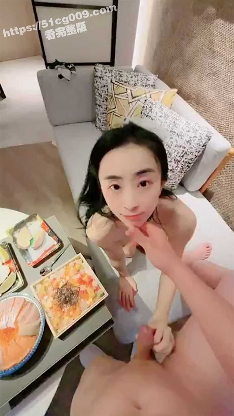 风骚母狗的最爱 独门秘制精液拌饭 吃起来那叫一个津津有味 - 51吃瓜网-51吃瓜网