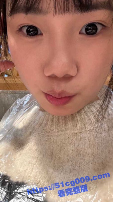 刚满18岁的00后反差邻居嫩妹 在床上非常的害羞 浑圆的屁股和紧致的小穴 太爽了！-51吃瓜网