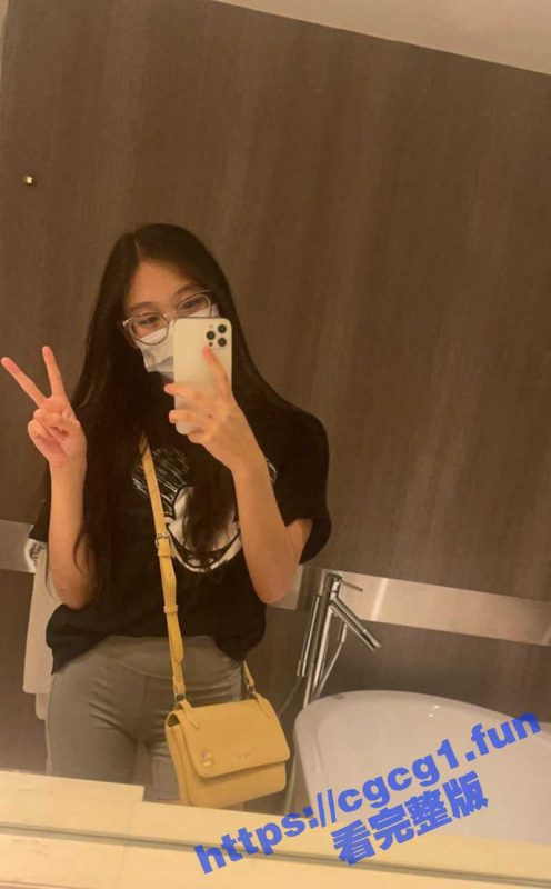 反差婊极品模特和富二代酒店约炮 甜美小花生可爱高颜值 身材极品大长腿太诱人了-51吃瓜网