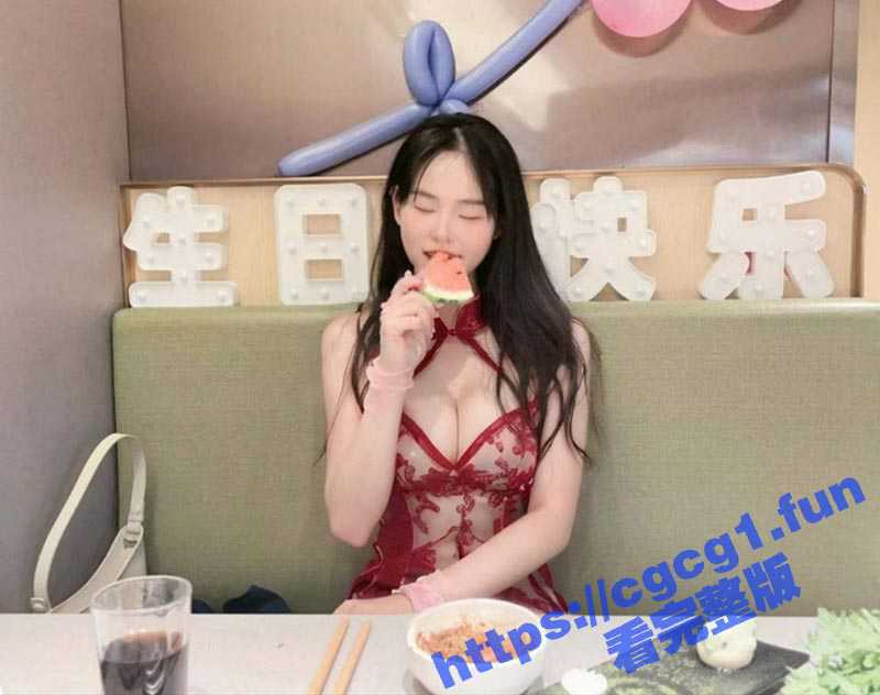 四川极品白领 李艺葛 一个超级性感的大奶妹子 私下里特别的骚 约炮公司同事被后入小骚逼爆操-51吃瓜网