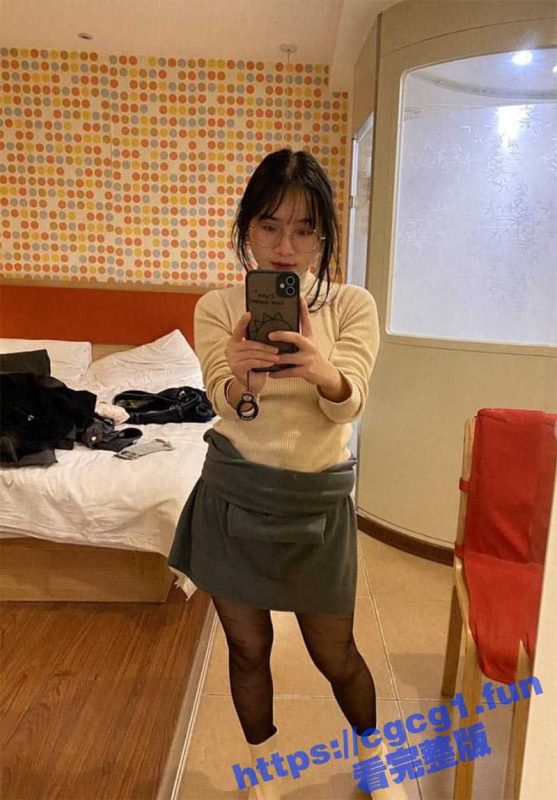 反差眼镜良家人妻 老公出差独自在家饥渴难耐 拍自慰视频在网上诱惑网友-51吃瓜网