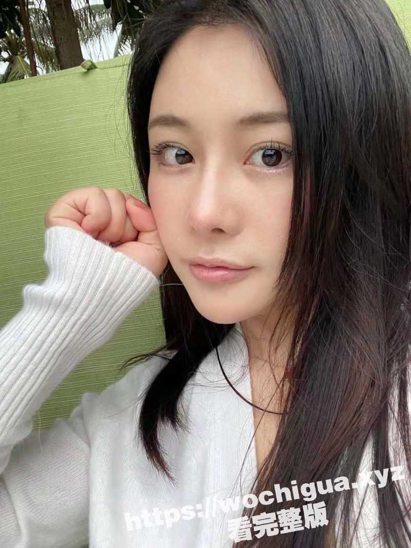 富婆给自己的老公找小三 上海繁华街头让老公在车上操别的女人 老婆一旁指挥 - 51吃瓜网-51吃瓜网