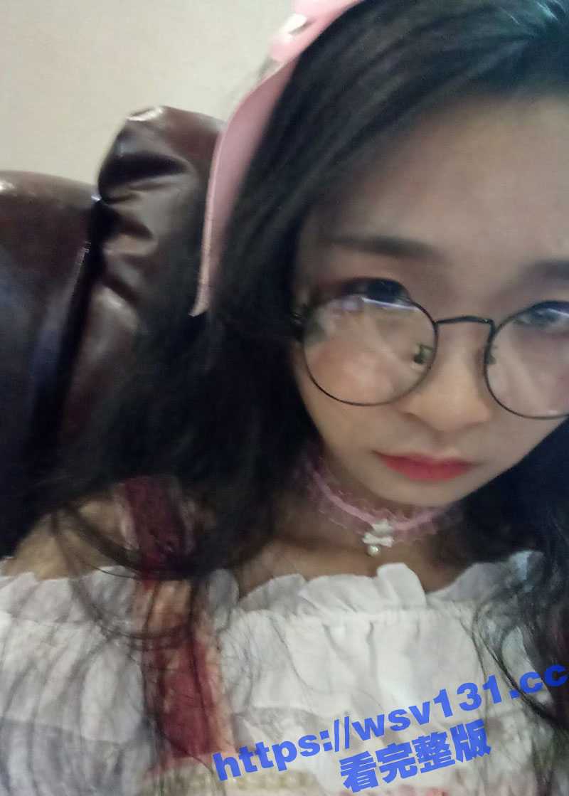 盐城师范学院表演系清纯眼镜娘系花 张婷婷 被包养她的金主爸爸射了满满一嘴的精液！ - 51吃瓜网-51吃瓜网