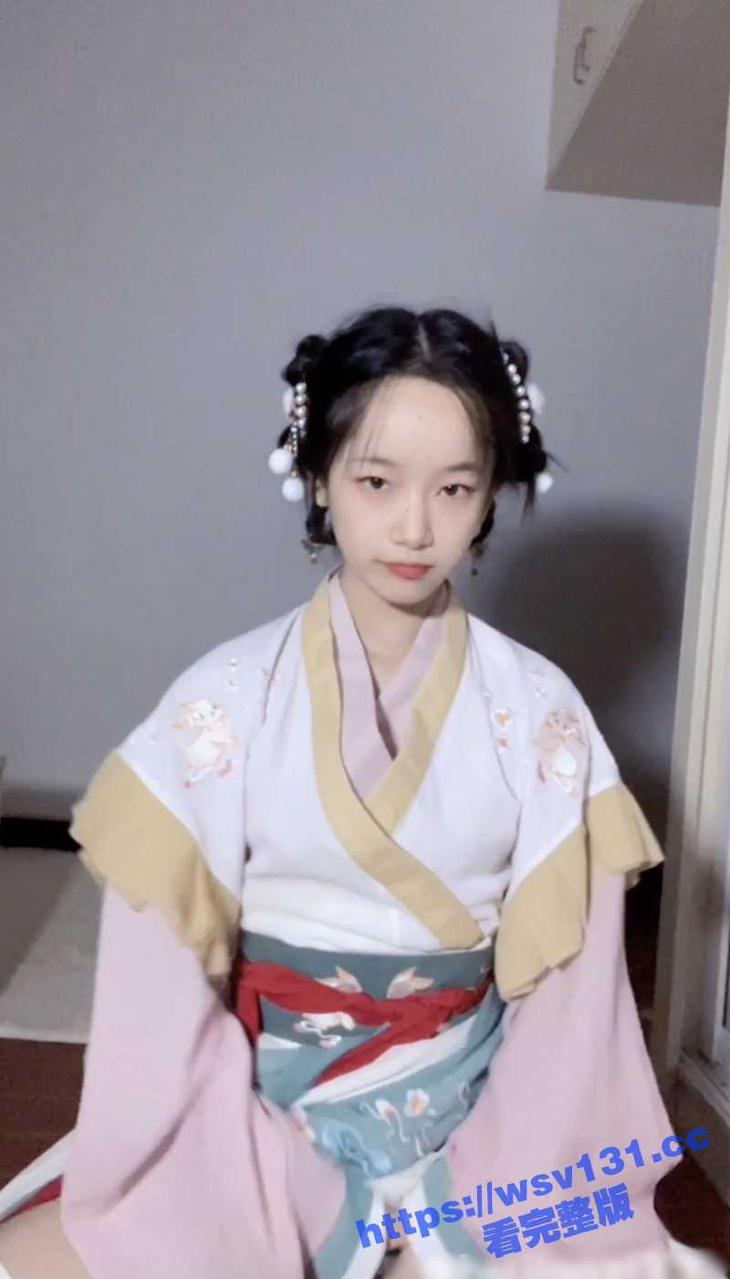 最近爆火的网黄 胡椒籽 在外参加Cosplay聚会后 与粉丝就近找厕所便开炮!口活后入啪啪一条龙! - 51吃瓜网-51吃瓜网