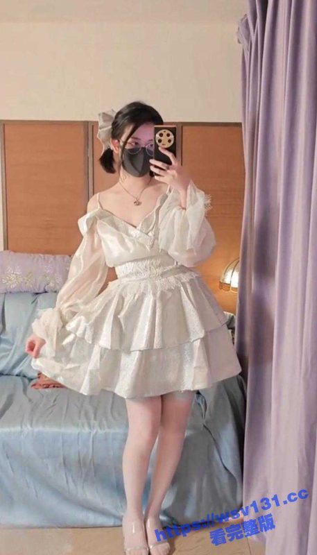 抖音快手 爆火反差婊 Naimi奶咪 白丝袜 龙女变装 骚舞裸舞 道具自慰！-51吃瓜网