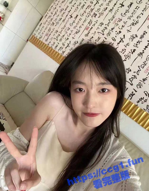 去张家界旅游找的商务伴游大学生 每天晚上都会跟男朋友视频 我就在被子下面舔她逼 玩的就是刺激！-51吃瓜网