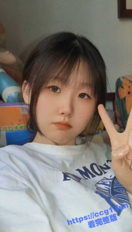 垂涎已久的妹妹 洗澡被偷拍 拿着视频威胁她 让她成为我的性玩具 只可惜啪啪不让拍-51吃瓜网