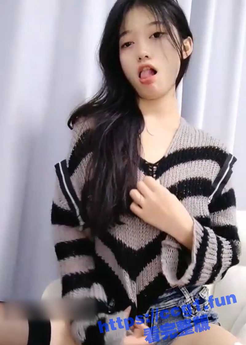 超清纯反差童颜眼镜娘 蔡蔡仙女 娇小的身材脱掉内裤漏出浓密阴毛！ - 51吃瓜网-51吃瓜网